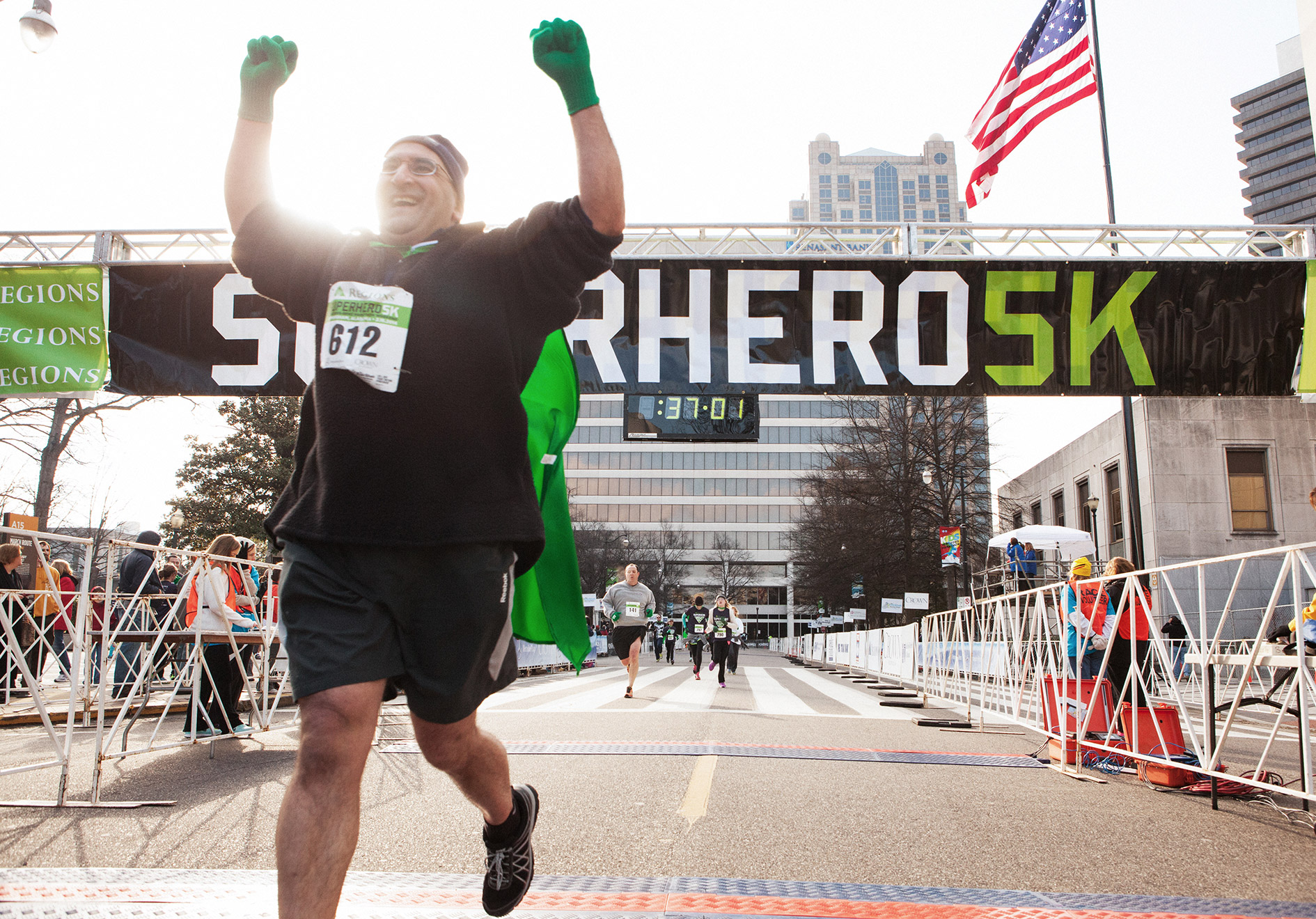 Hands Up Runner